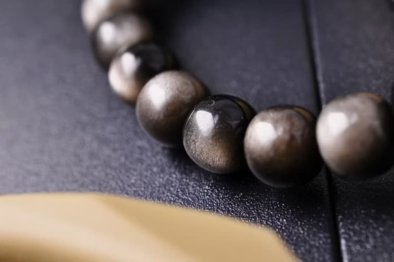 嚴選單品 | 銀曜石 | 能避邪淨化的銀色閃光