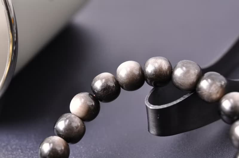 嚴選單品 | 銀曜石 | 能避邪淨化的銀色閃光