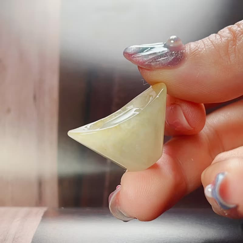 飄黃翡翠元寶| 天然緬甸玉翡翠A貨 | 送禮