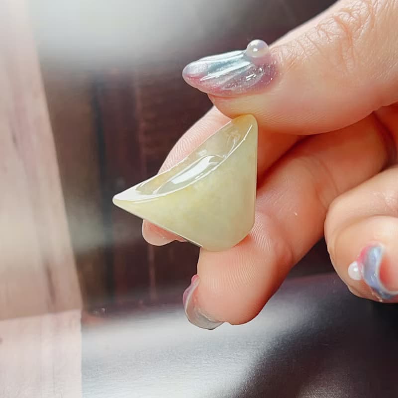 飄黃翡翠元寶| 天然緬甸玉翡翠A貨 | 送禮
