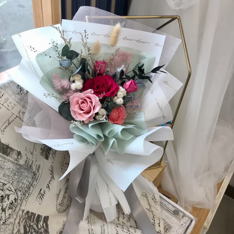 玫瑰情人永生花束