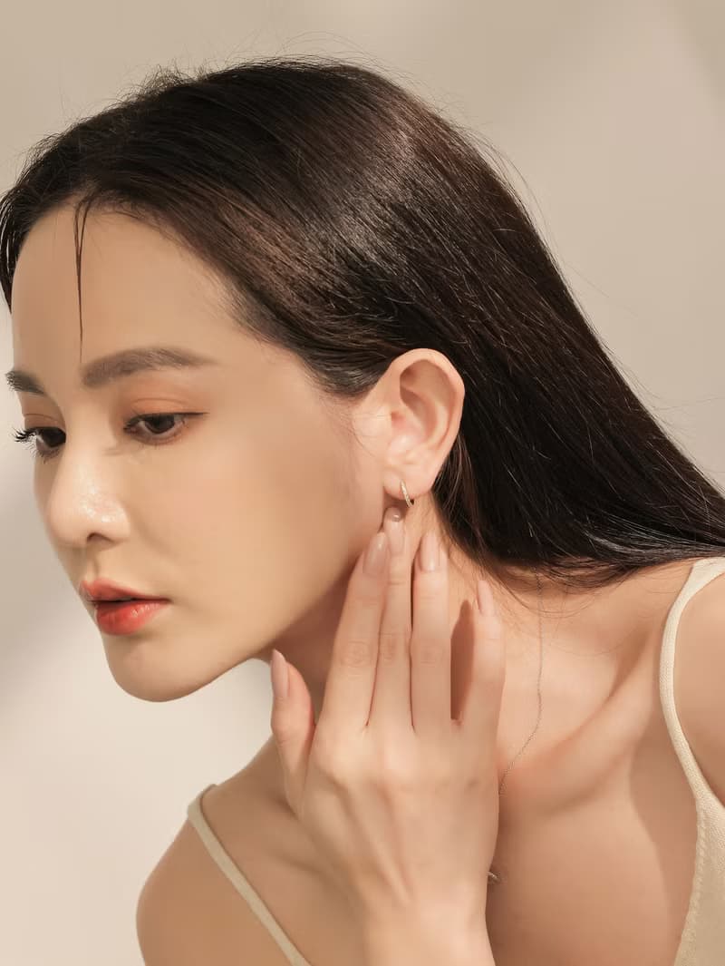 【經典熱銷】迷人圈套。鑲鑽純銀耳環