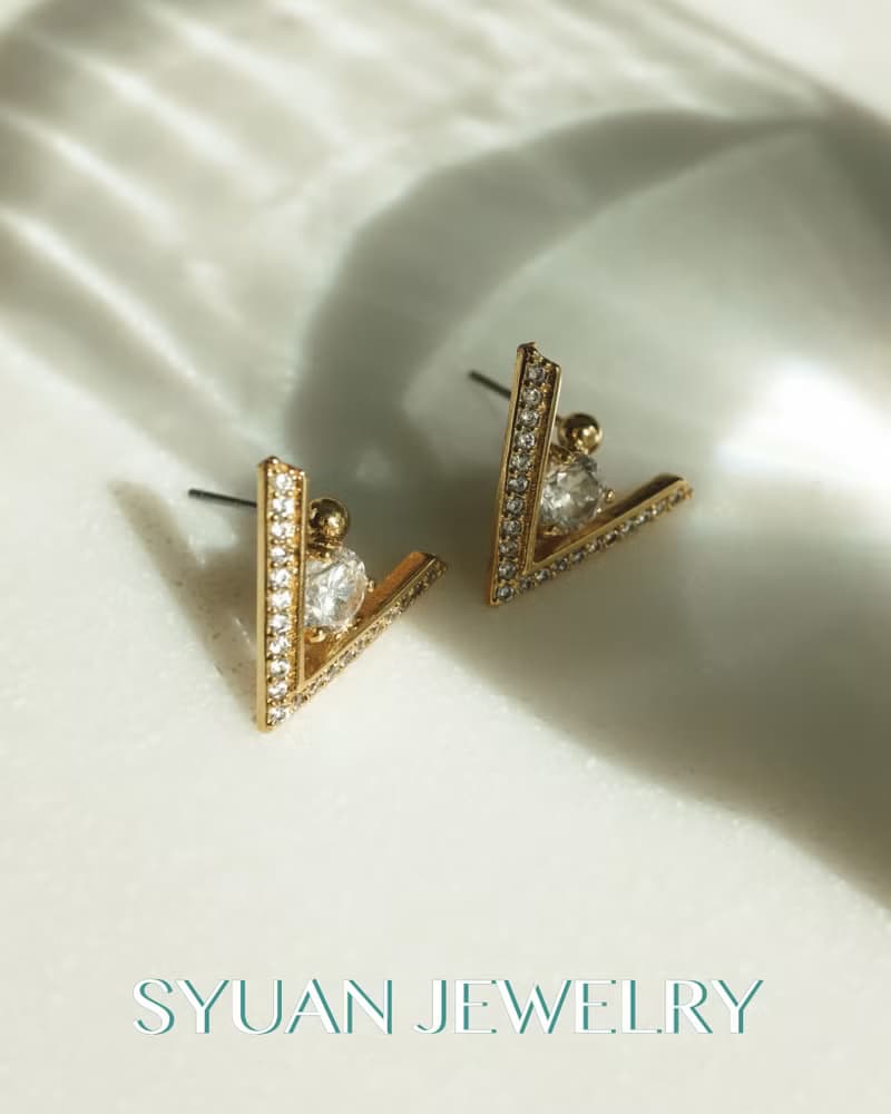 SYUAN JEWELRY|Soar 翱翔— 鍍18K V字鋯石925純銀耳針耳環