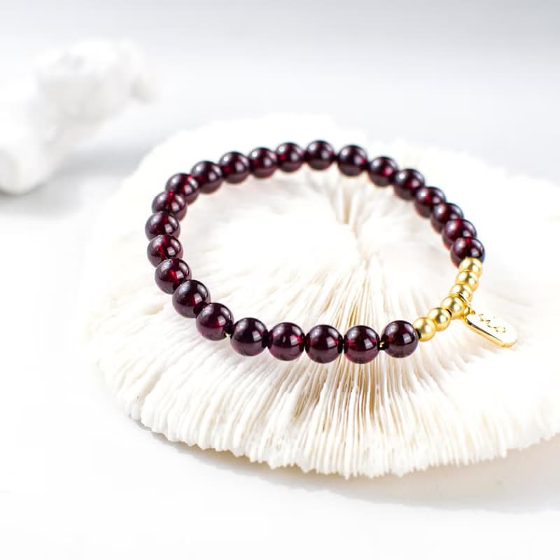 【纍纍】紅石榴石