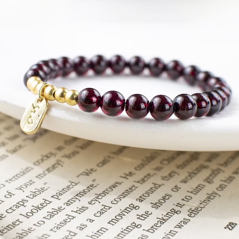 【纍纍】紅石榴石