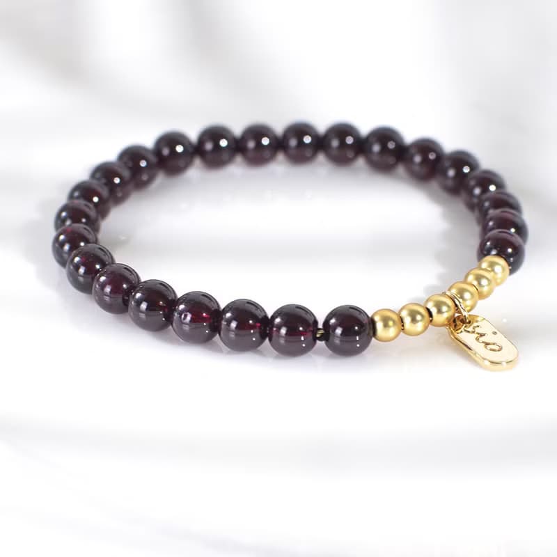 【纍纍】紅石榴石