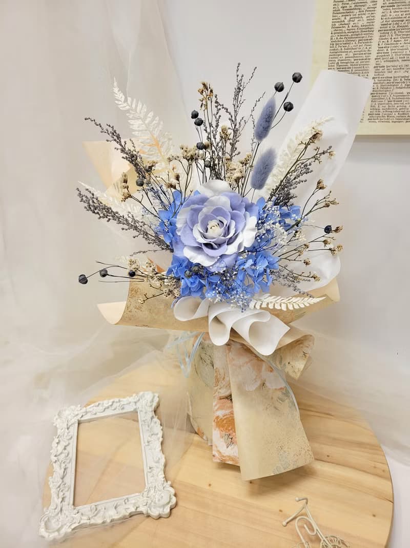 夢境靜謐藍玫瑰花束 永生花束 情人節花束 求婚花束 雙色拼接玫瑰