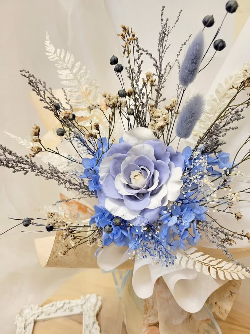 夢境靜謐藍玫瑰花束 永生花束 情人節花束 求婚花束 雙色拼接玫瑰