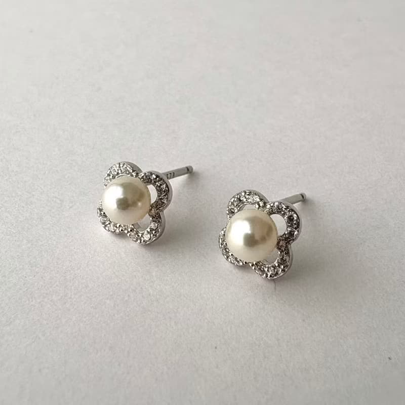 SV スタッドピアス あこや真珠 ベビーパール パールピアス　日本の真珠　pearl earrings  珍珠耳環 珍珠耳环 진주귀걸이