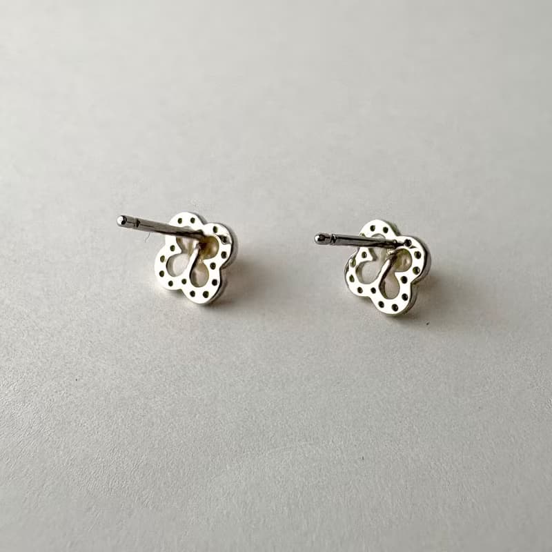 SV スタッドピアス あこや真珠 ベビーパール パールピアス　日本の真珠　pearl earrings  珍珠耳環 珍珠耳环 진주귀걸이