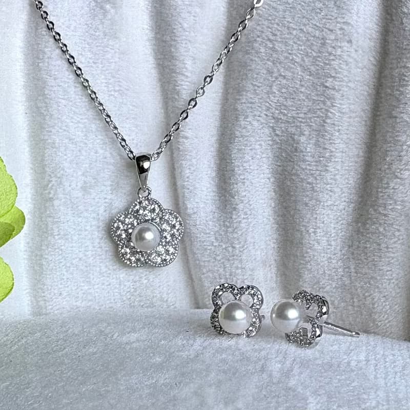 SV スタッドピアス あこや真珠 ベビーパール パールピアス　日本の真珠　pearl earrings  珍珠耳環 珍珠耳环 진주귀걸이