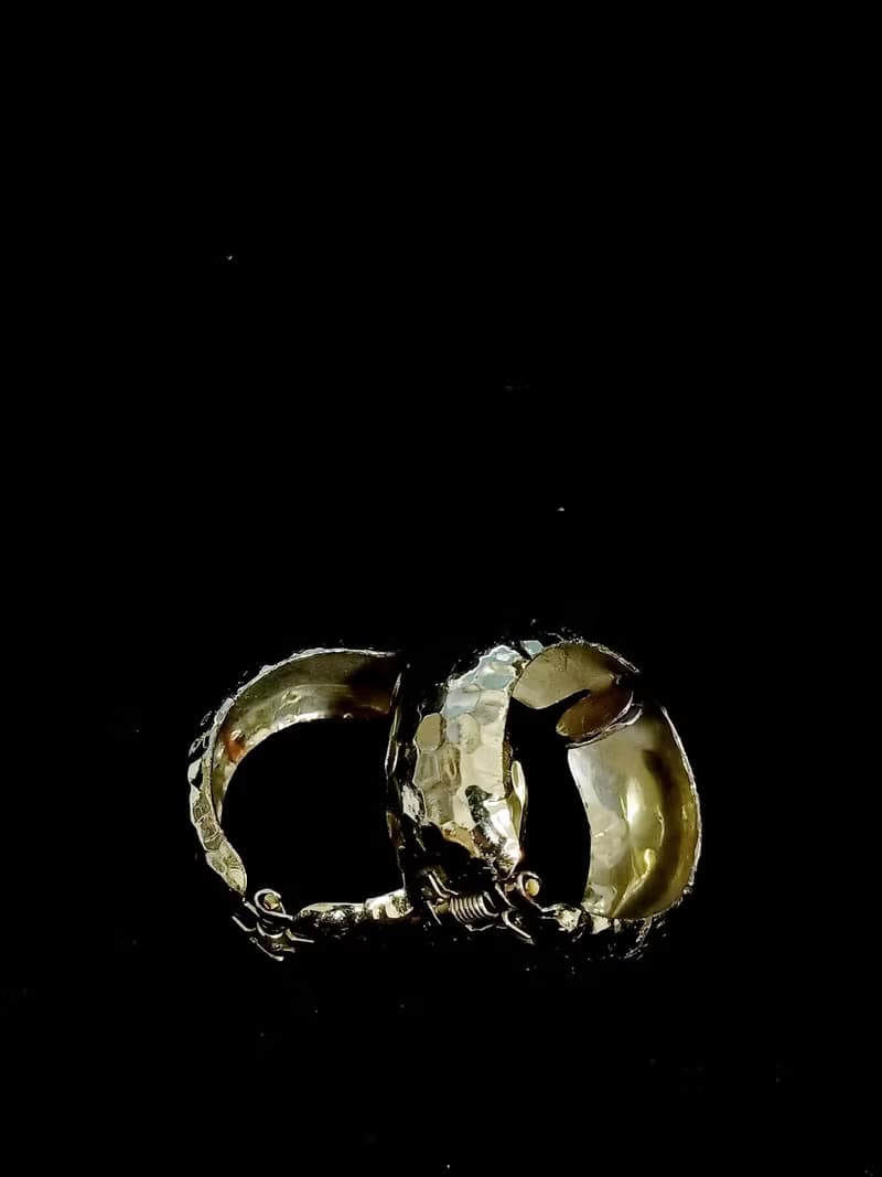 vintage jewelry  典雅金色敲擊紋環型 夾式耳環
