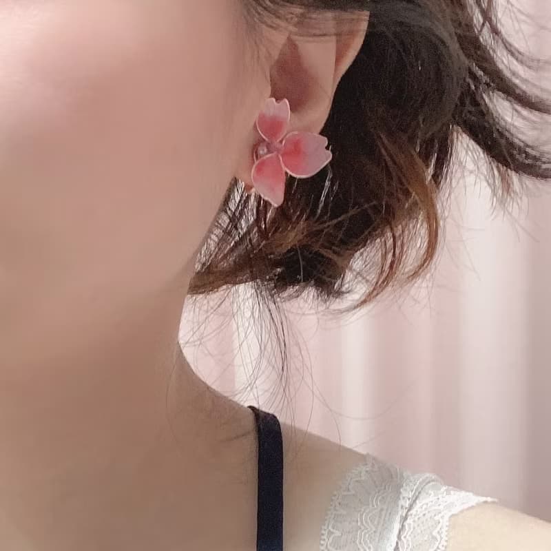 為你保留一朵櫻花 手工製作 不對稱撞色療癒系耳環 無痛耳夾/耳針
