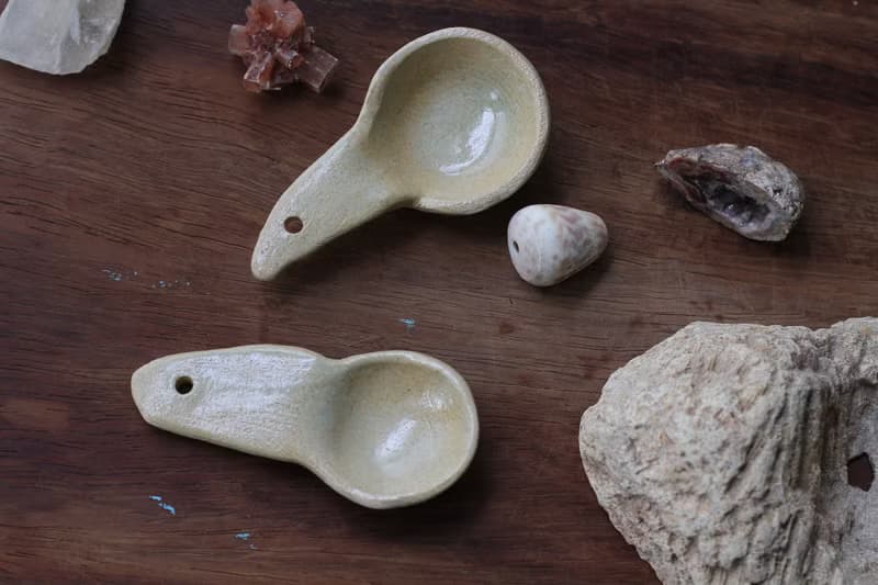 純手捏淺黃色小鳥形象陶瓷湯匙/陶匙(1對)