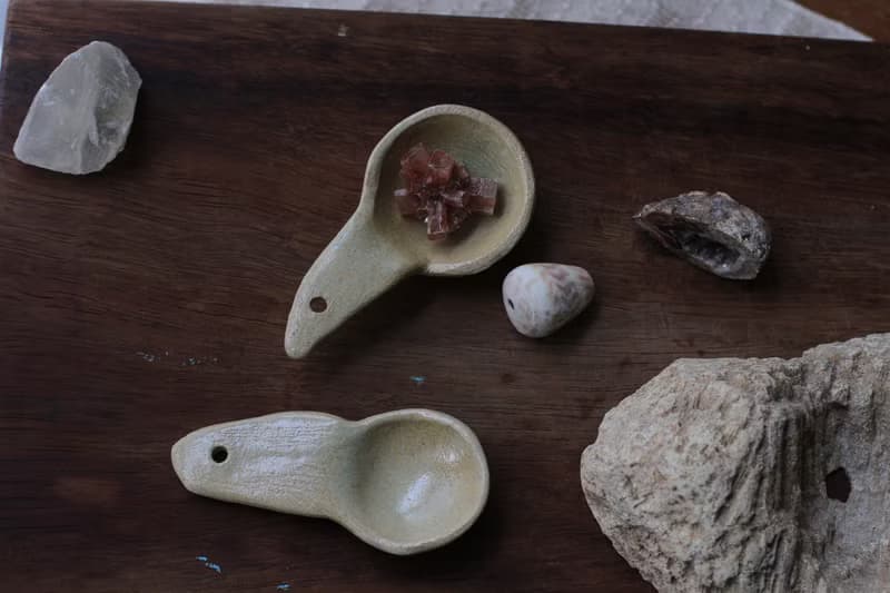 純手捏淺黃色小鳥形象陶瓷湯匙/陶匙(1對)