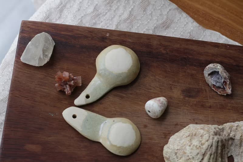 純手捏淺黃色小鳥形象陶瓷湯匙/陶匙(1對)