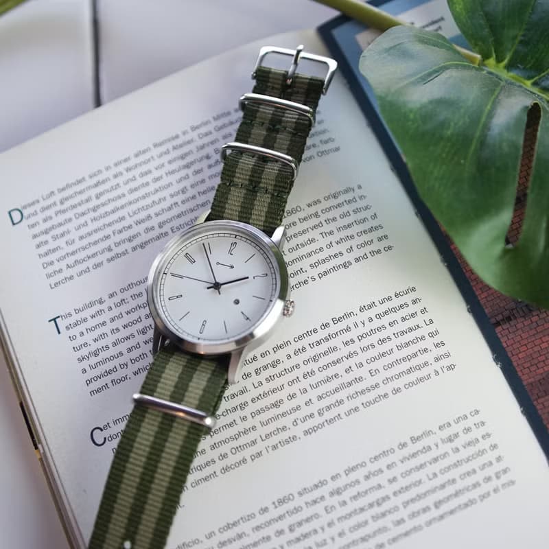 Classy Hour (Modern Vintage Watch)