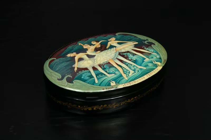 Swan Lake ballet lacquer box Mariinsky Christmas Gift Wrapping