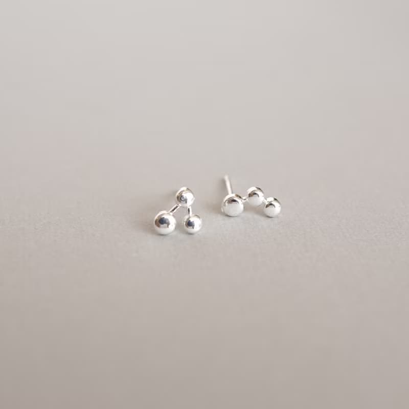 スターレットアシンメトリーピアス / イヤリングクリップ