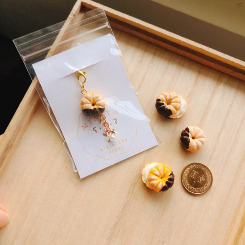 minita* 迷你天使法蘭奇甜甜圈 高仿真 掛飾 吊飾 別針 療癒小物