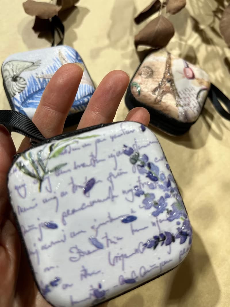 小物收納盒 充電線 耳機 飾品 聖誕 禮物 紙藝拼貼 蝶古巴特