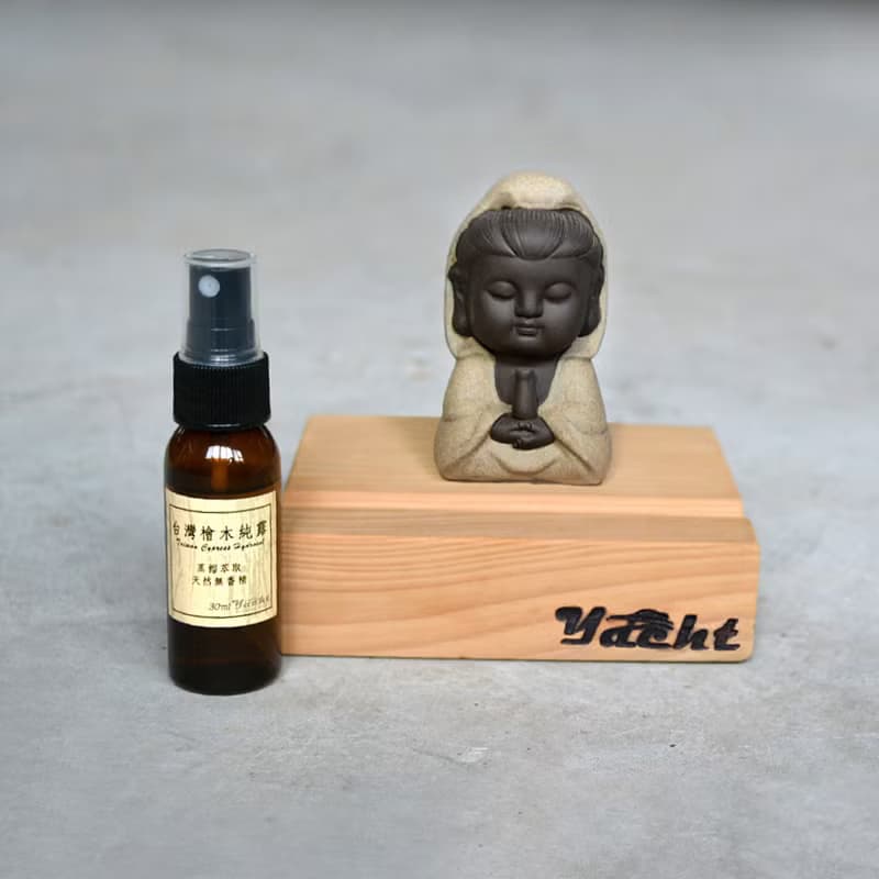 采砂陶佛陀.小沙彌.福豬原木手機座(送限量檜木純露)
