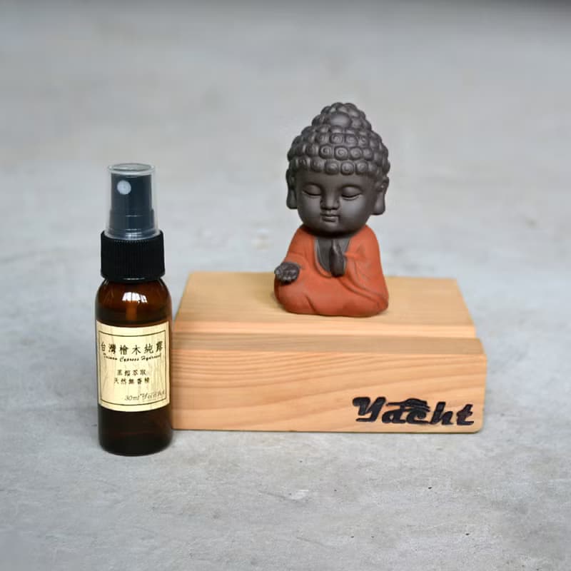 采砂陶佛陀.小沙彌.福豬原木手機座(送限量檜木純露)
