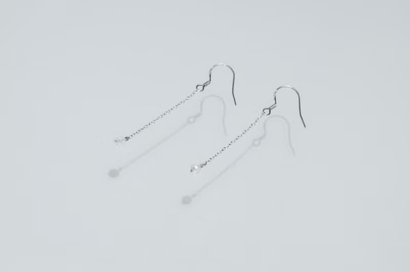 Unwinding 清風垂墜水晶耳飾 抗氧化