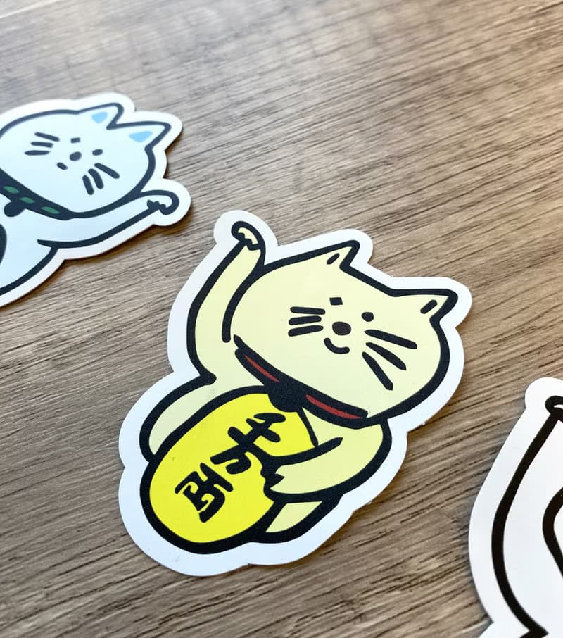 iii招財貓 插畫 切型貼紙 防水貼紙 三色一組 獨家可愛登場