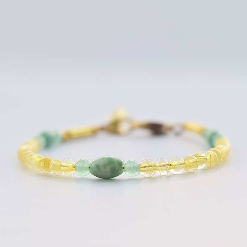 【春夏的風情詩】鈦金・綠草莓晶・綠點石 手環/手鍊
