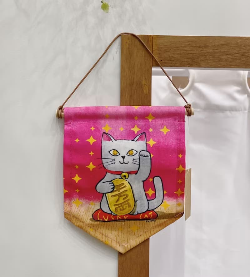 flag cat pink