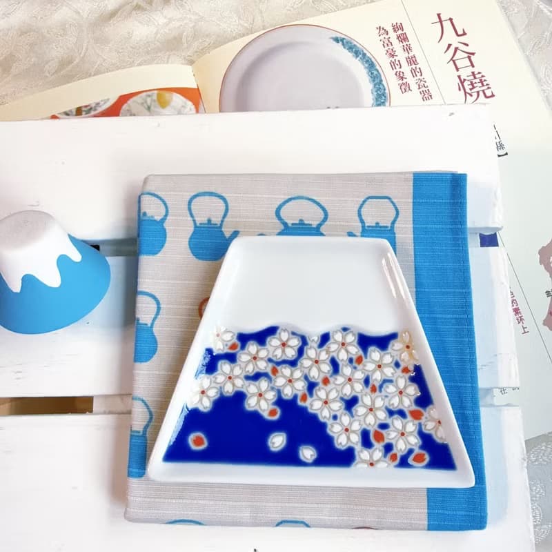 【九谷燒】青郊窯富士山造型盤-櫻花