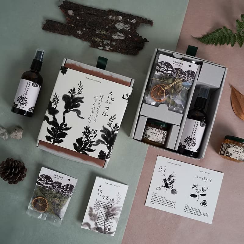 【小農禮盒】土地的香氣 | 小農選物/香草茶/純露/蜂蜜/伴手禮