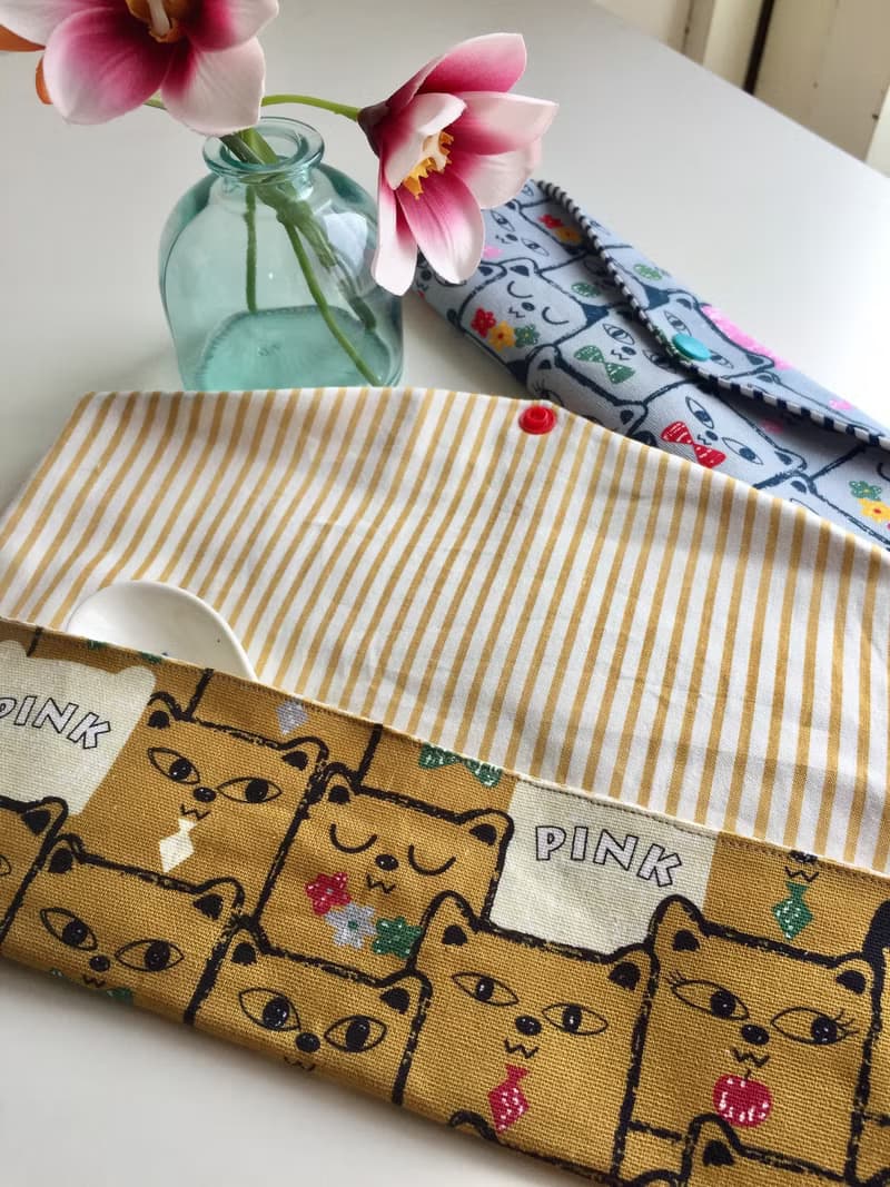 文青風環保筷袋  喵喵羅曼史 卡其黃  手作餐具袋.交換禮物.