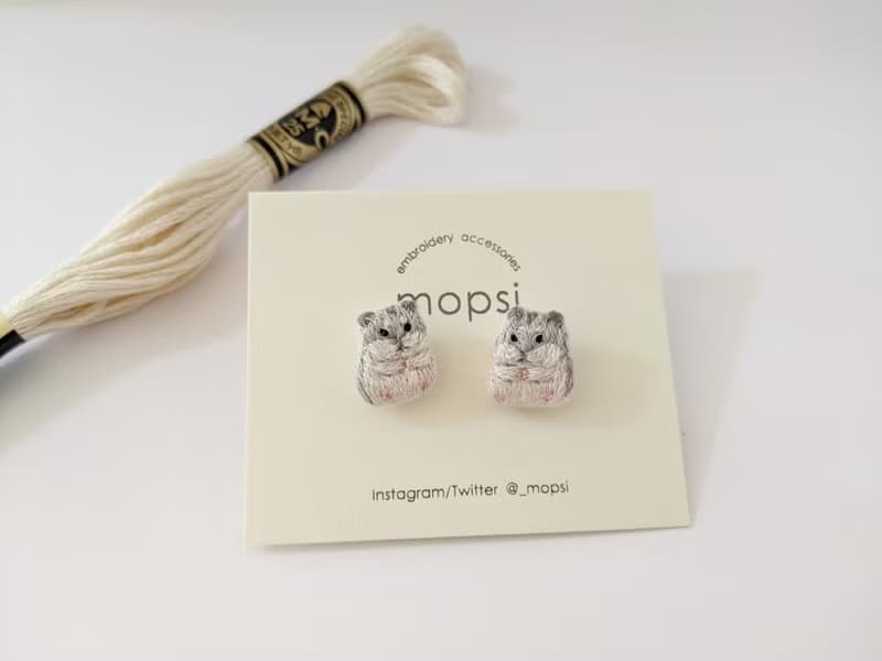 ジャンガリアンハムスター　刺繍ピアス/イヤリング