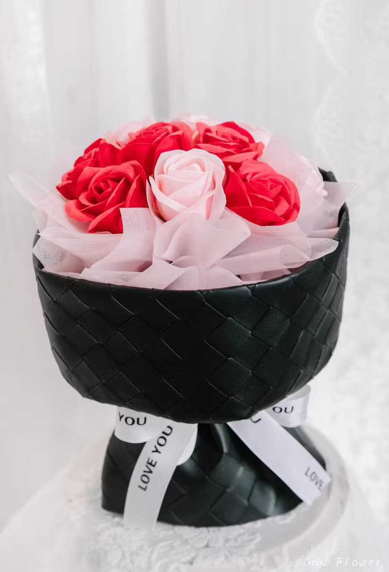 黑色花束/香皂花束/香皂花/生日花束/情人節花束/圓形花束/皮革花