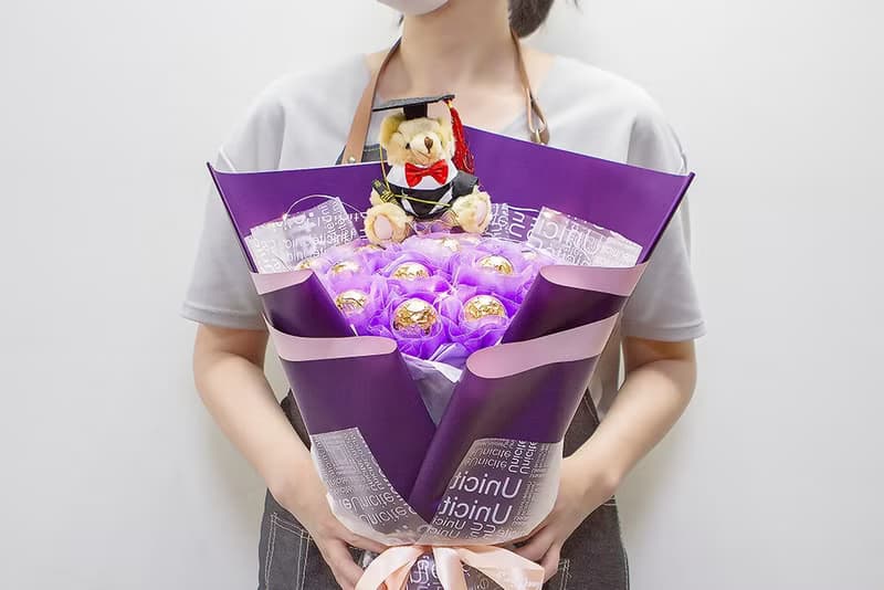 畢業花束 畢業熊+豪華版金莎18顆花束(附燈串 夢幻紫) 送死黨