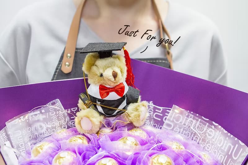 畢業花束 畢業熊+豪華版金莎18顆花束(附燈串 夢幻紫) 送死黨