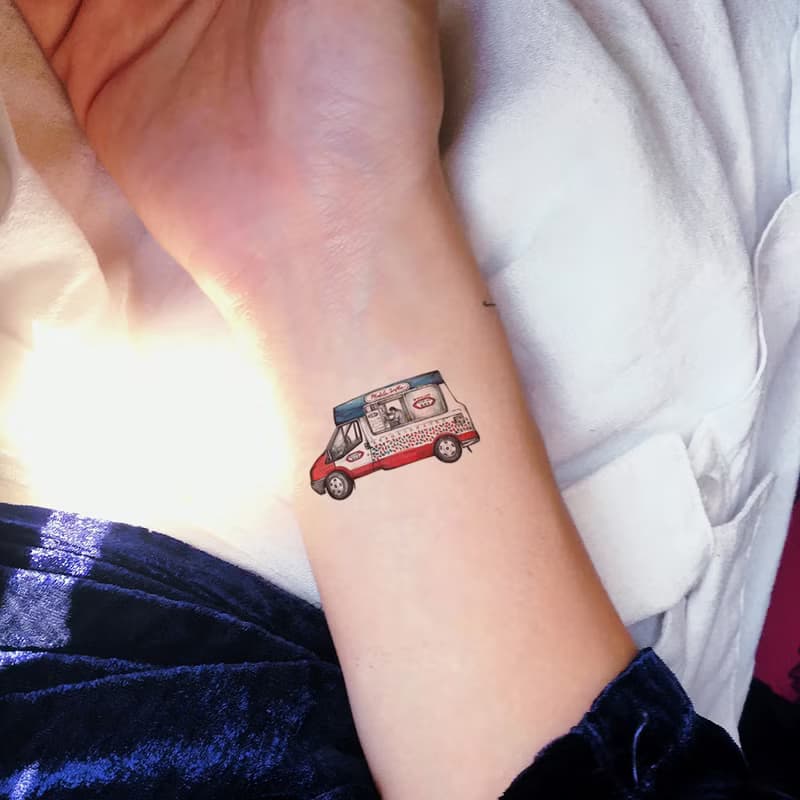 懷舊香港零食玩具眼鏡朱古力介子糖富豪雪糕車西瓜波刺青紋身貼紙