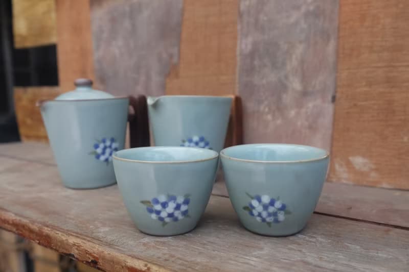 青瓷汝窯簡易茶具組【藍白繡球花款】－簡易壺、茶海、2只茶杯