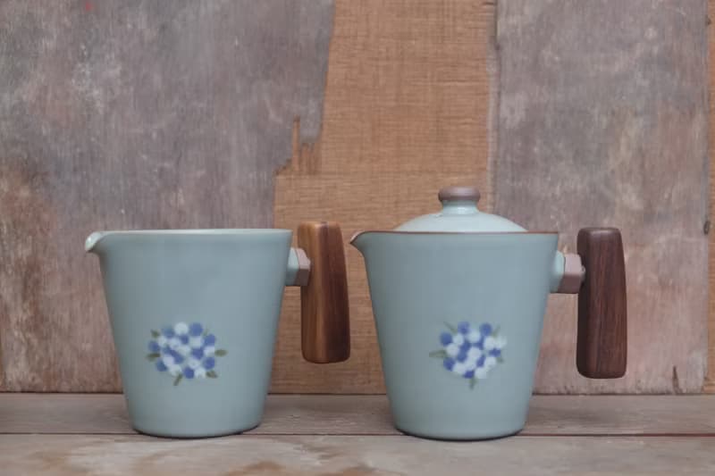 青瓷汝窯簡易茶具組【藍白繡球花款】－簡易壺、茶海、2只茶杯