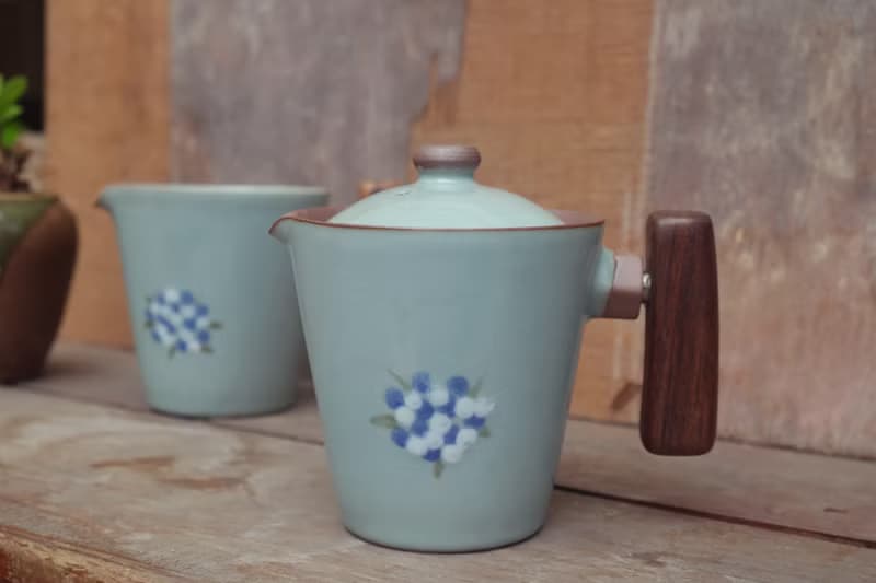 青瓷汝窯簡易茶具組【藍白繡球花款】－簡易壺、茶海、2只茶杯