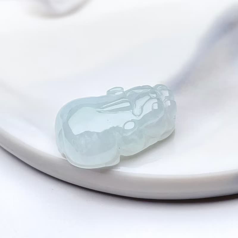 【招財神獸】冰綠種翡翠貔貅吊飾 | 天然緬甸玉翡翠A貨