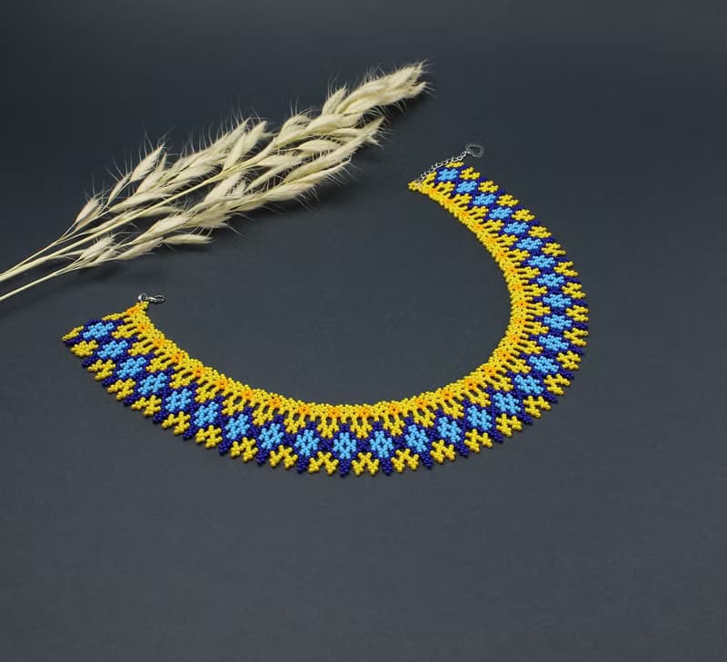 Blue and yellow beaded necklace for woman