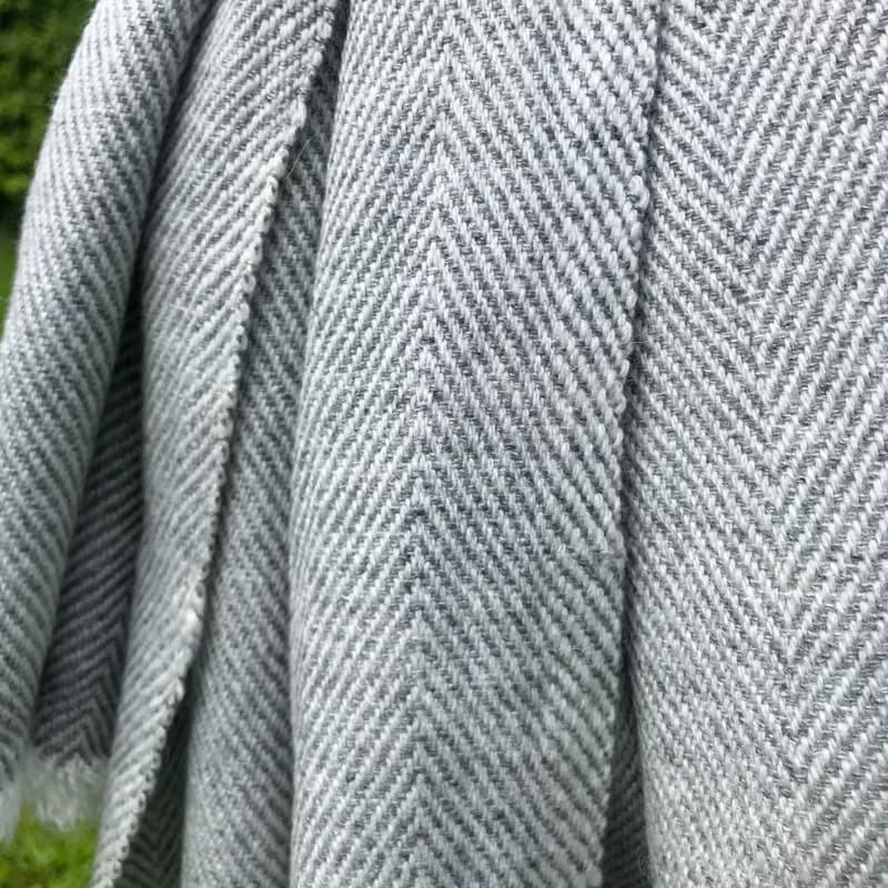 【厚款】喀什米爾羊毛圍巾/披肩 淺灰斜紋 加厚款 手工編織