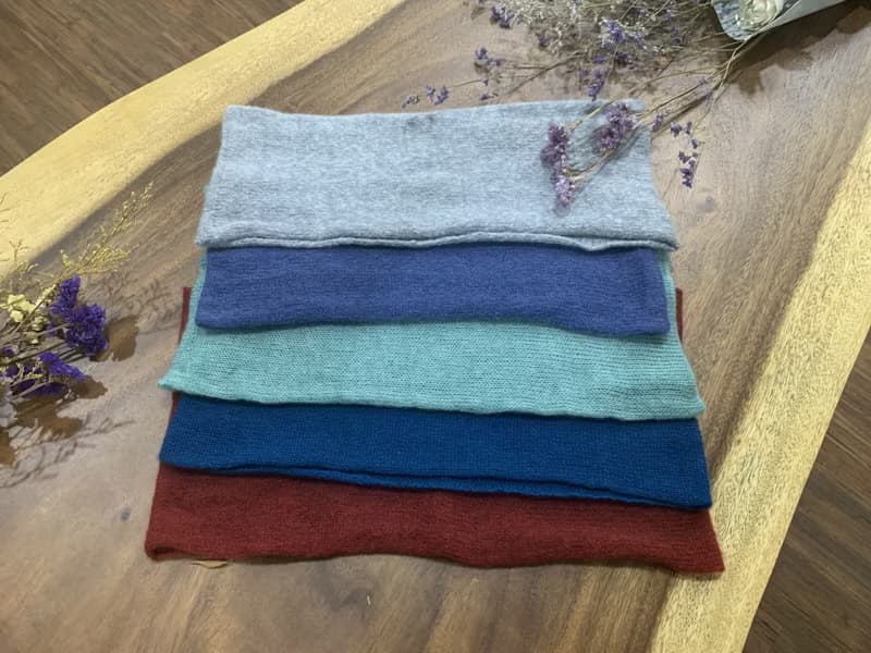 丈青蟬翼中性圍脖。高檔羊毛圍巾。優質的輕柔。約25g。可繞2圈