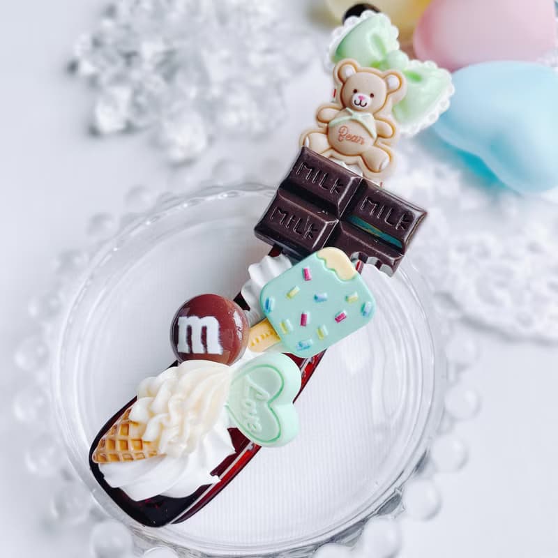 お菓子のバナナクリップ  スイーツデコ  フェイクスイーツ