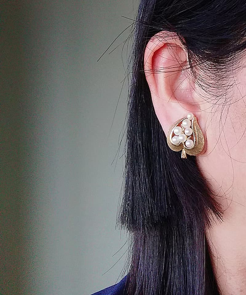vintage jewelry  Trifari 刷金心型珍珠 夾式耳環