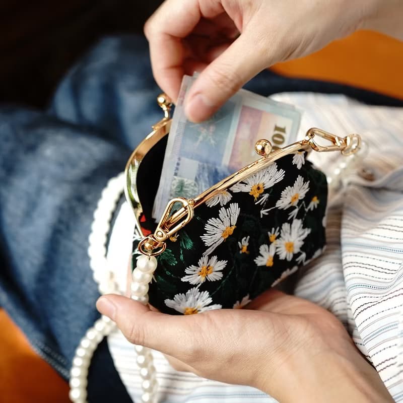零錢包|經典刺繡花珍珠胖包|斜背包|共兩款
