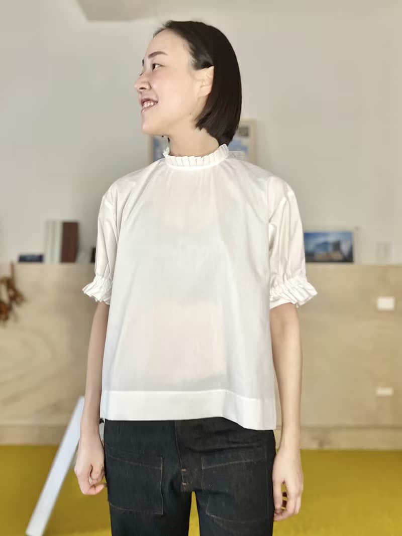 百折小立領澎袖上衣
